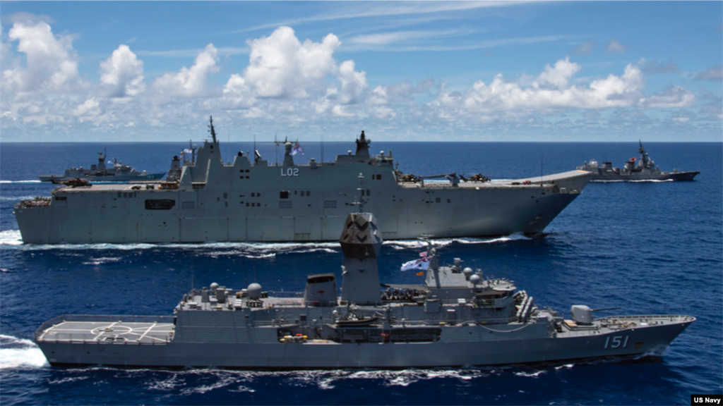 澳洲軍艦加入美國和日本艦隊，在南海舉行軍演。   圖 : 翻攝自US NAVY