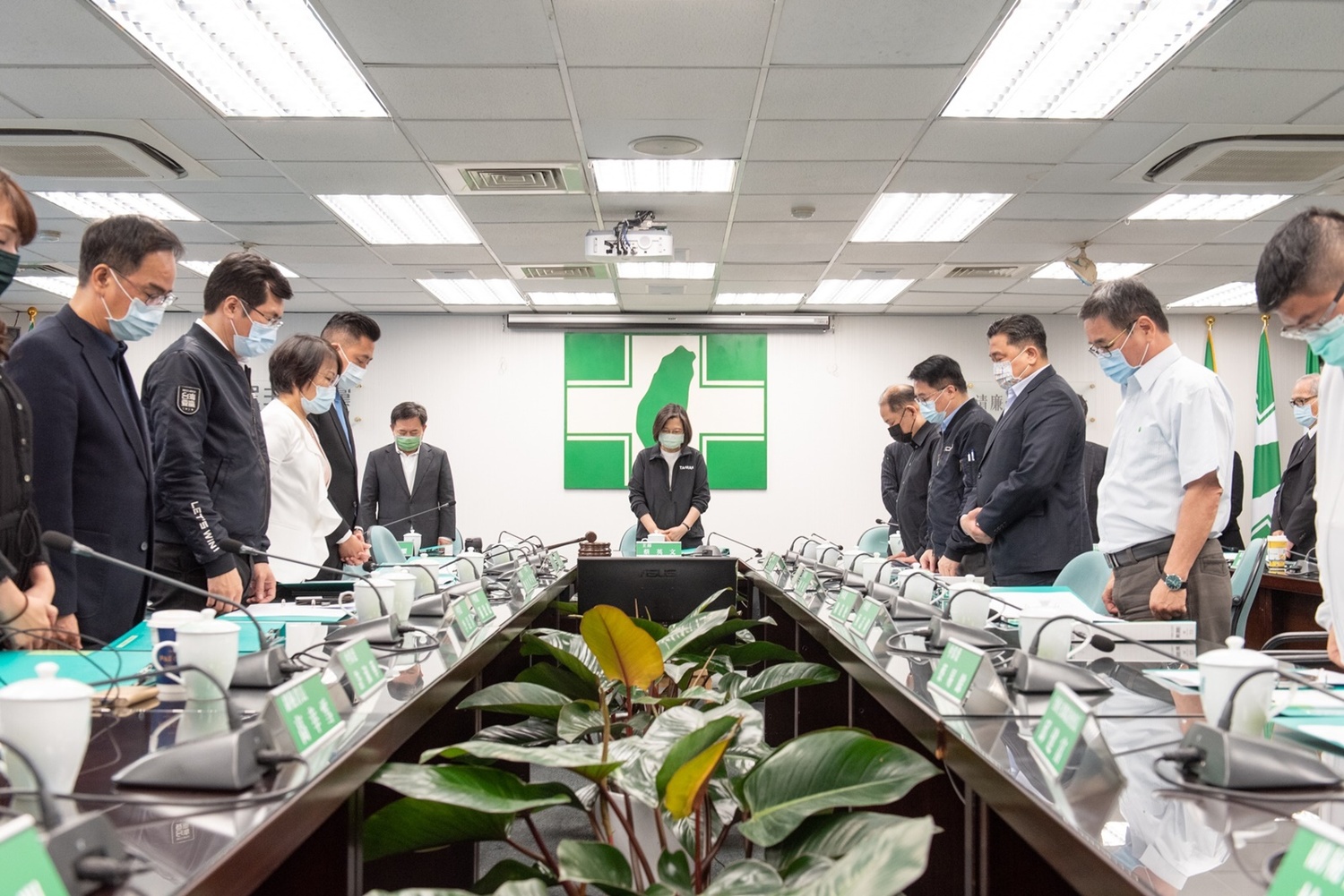 台鐵公司化？蔡英文：先解決組織文化與長期虧損