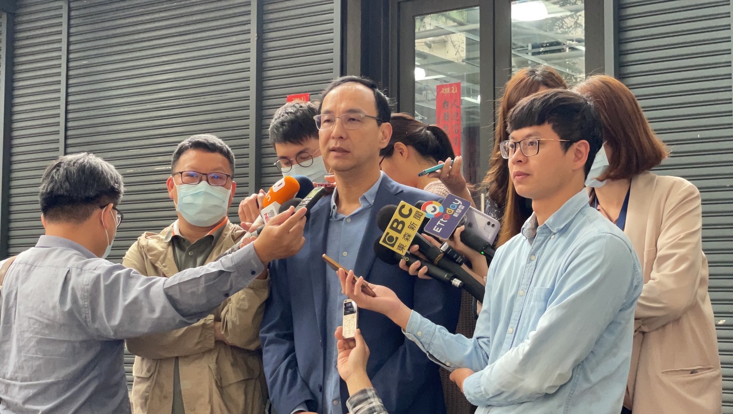 18萬應屆生畢業即失業 朱立倫斥政府：沒把就業市場衝擊放眼裡