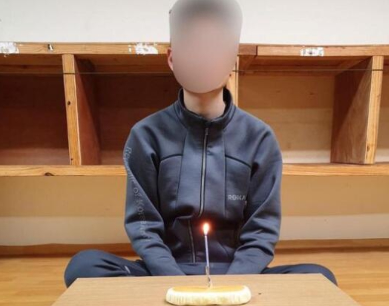 大邱某陸軍軍隊只用1000元韓幣（約25元新台幣）來買部隊販賣部的麵包給士兵們過生日。   圖 : 翻攝自環球時報