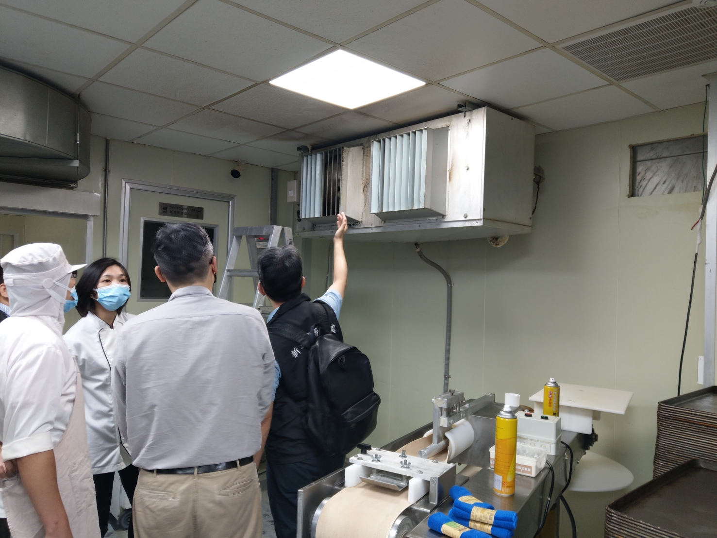 新北勞檢路易莎中央工廠8名勞工中毒意外 發現烤箱排風未開啟