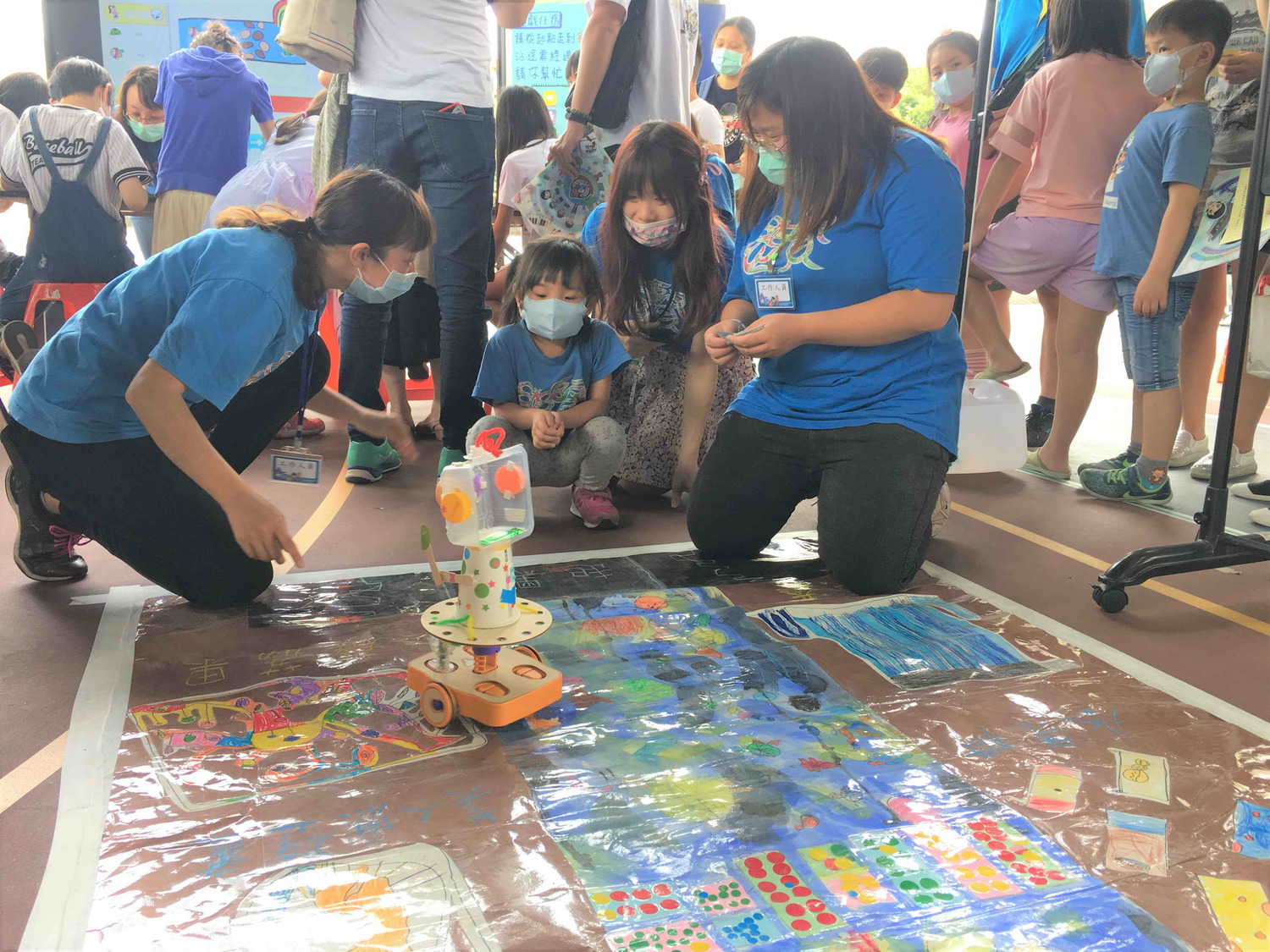 小小幼兒也可以AI in STEAM  　新北辦親子共創愛因思町嘉年華