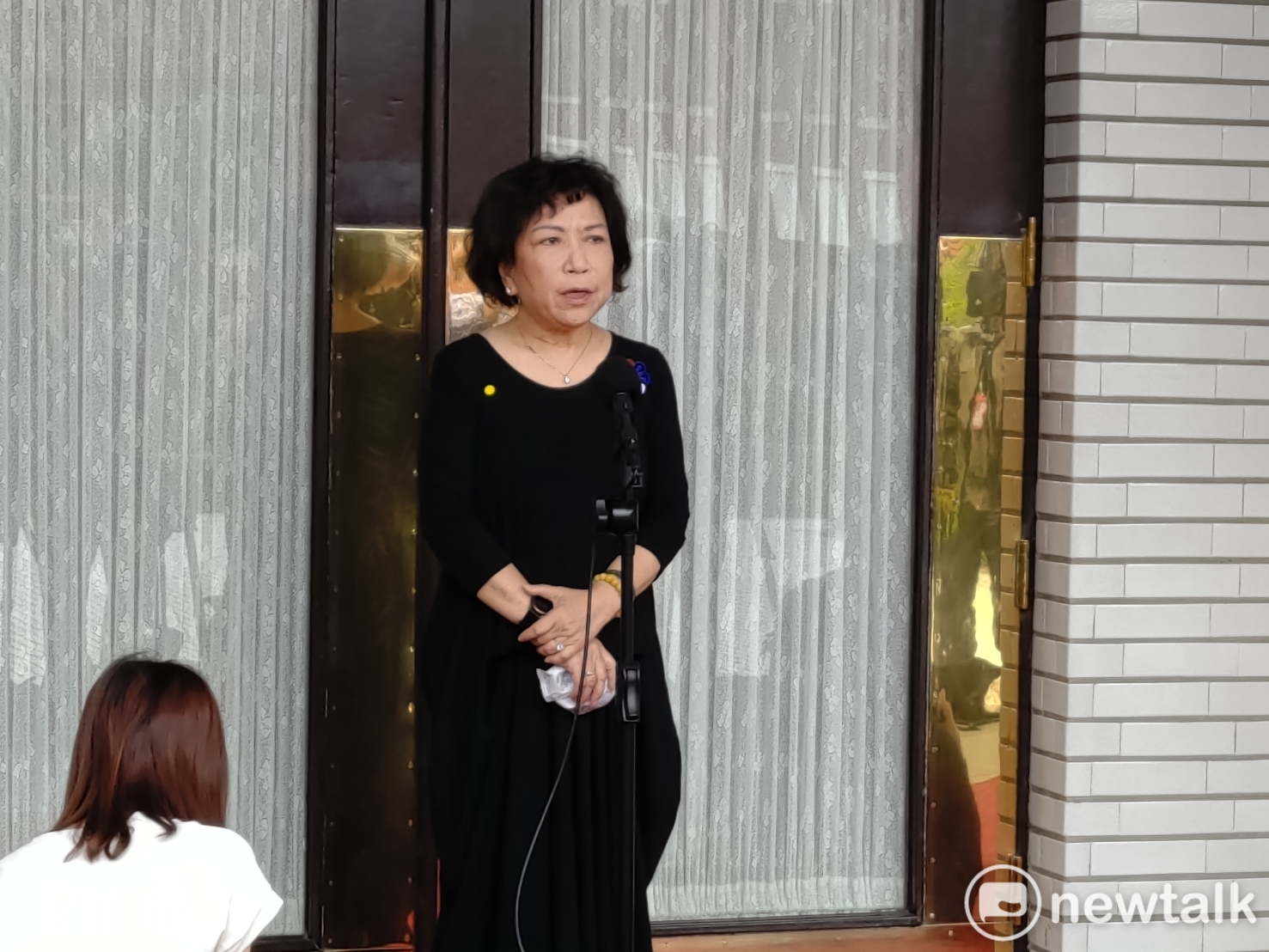 上千蟑螂襲警餐會 葉毓蘭：黑幫「鯊魚返鄉」應掃蕩