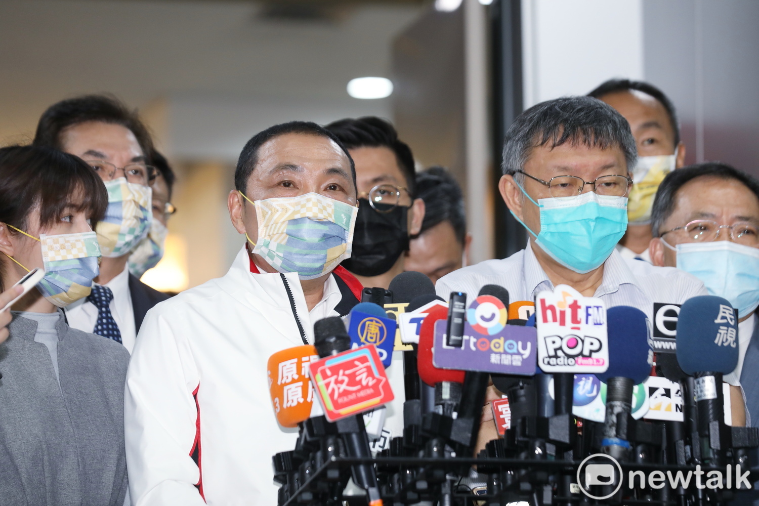 侯友宜稱中央通報有時間差 柯文哲稱採檢流程皆歸中央管