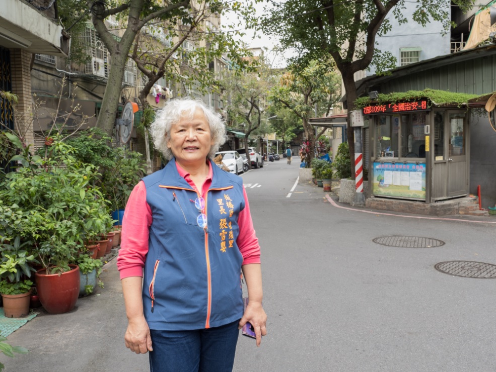 板橋保母里長張雪嬰 揪團挺農友跨縣市送愛
