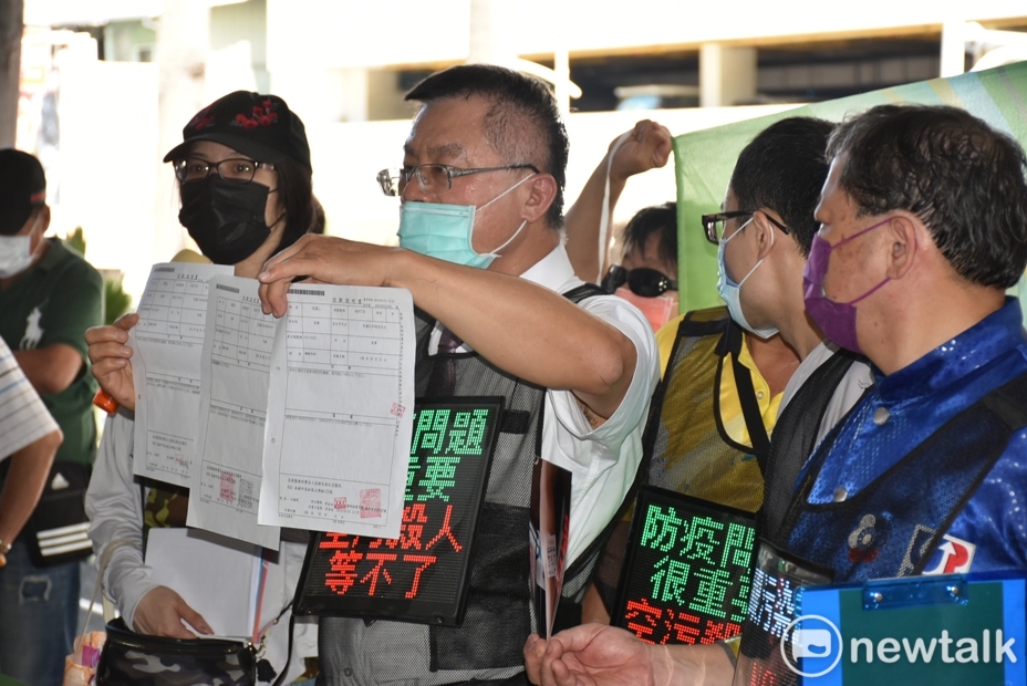 「韓」團高市府遞反空汙陳情書 未見到陳其邁揚言地檢署提告