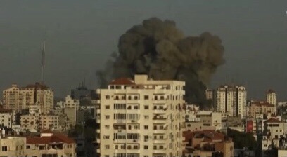據以媒《耶路撒冷郵報》最新報導，自10日以來，以軍對哈馬斯目標的攻擊超過9成透過空襲進行，並已成功擊斃多名哈馬斯高級指揮官、共60目標，摧毀多棟高層建築，其中也包括民宅。   圖：取自環球時報