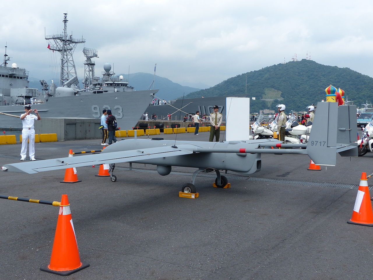 海軍無人機飛行姿態異常 迫降台東太麻里近海