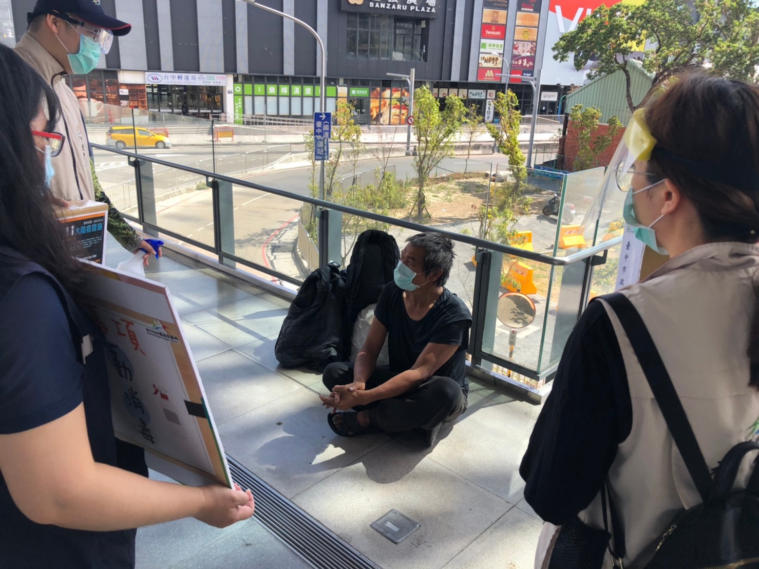 中市啟動「街友關懷專案」  車站、公園23處地毯式環境清消