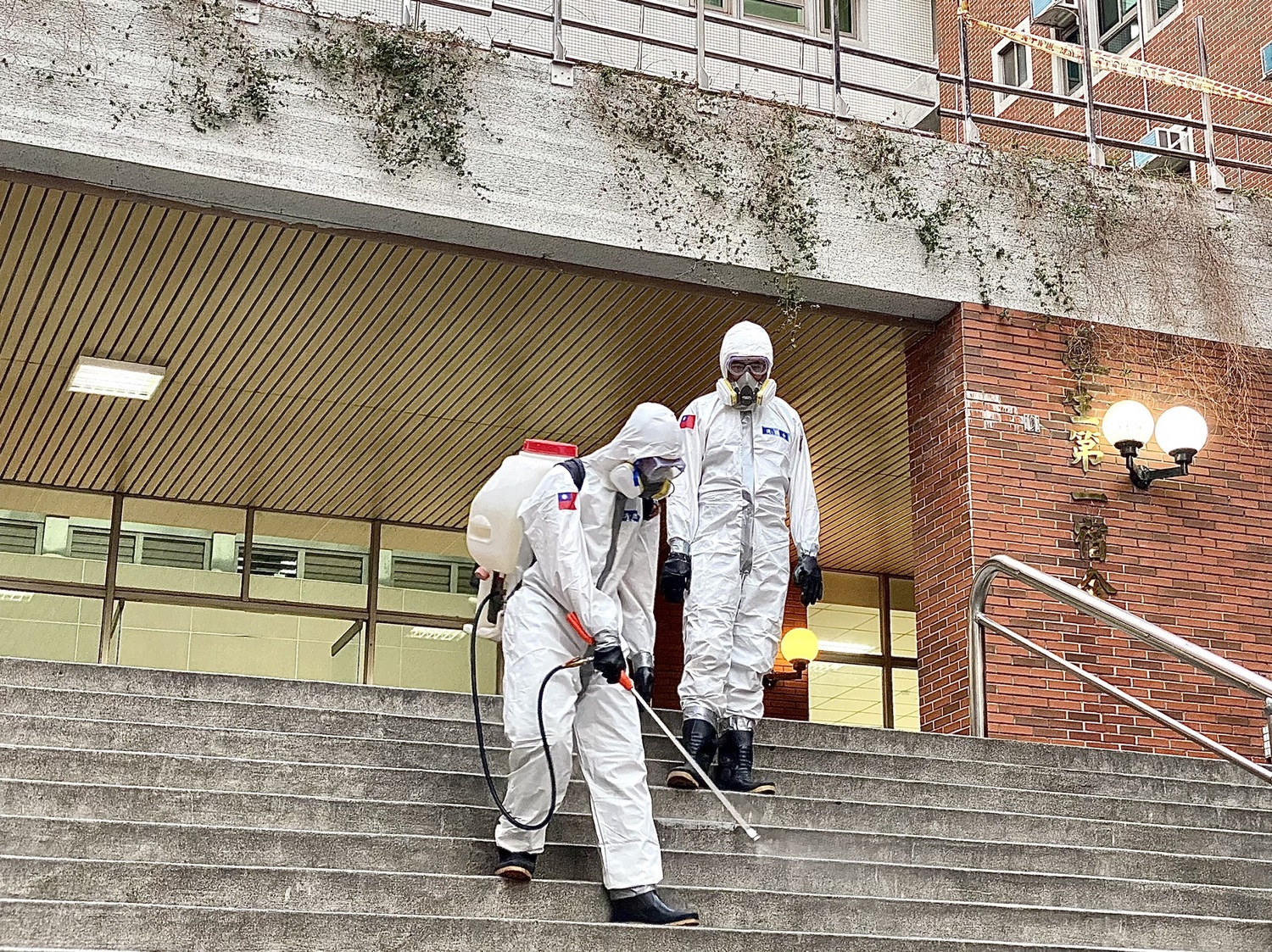 朝陽科大校園危機暫解除  中市府聯手國軍再進霧峰大消毒