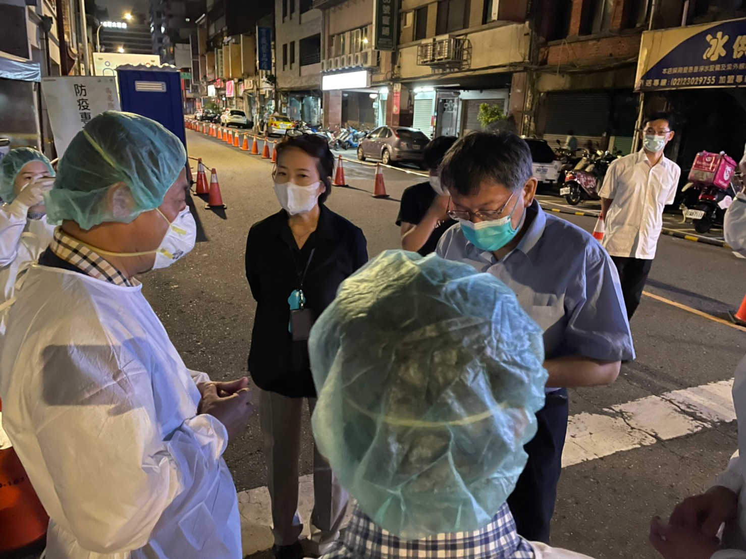 買疫苗在台灣竟成政治問題 黃珊珊：繼續排隊等疫苗？人命不能等