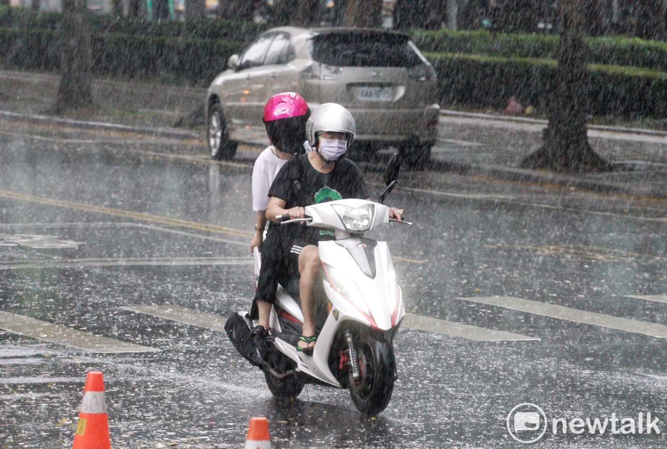滯留鋒明晚接近台灣！氣象局：這2地區首先降雨