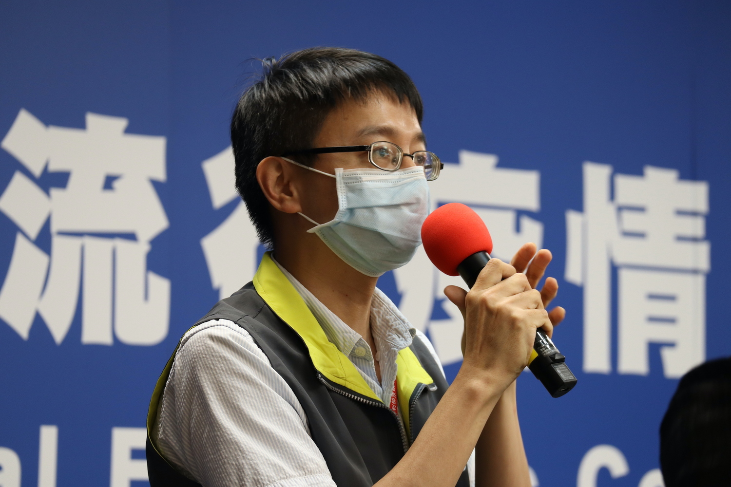 武漢肺炎》2.9萬件篩檢資料通報卡關！指揮中心：系統上傳困難