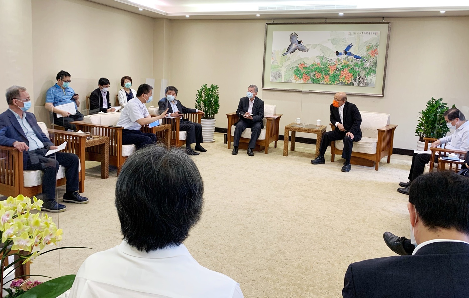 確診數校正回歸 蘇貞昌請陳時中持續檢討精進