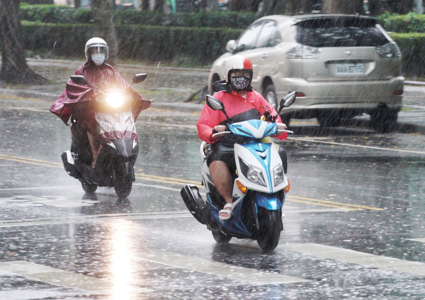 雨區擴大！台南以北14縣市豪大雨特報：苗栗一級淹水警戒
