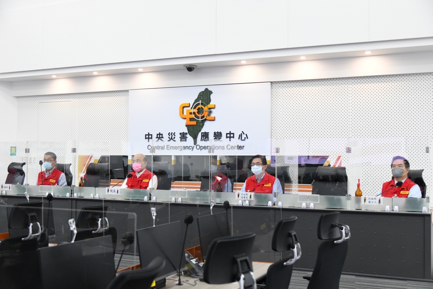 藍委說日本至少也給台311萬劑 蘇揆：不應該拿這種數字開玩笑
