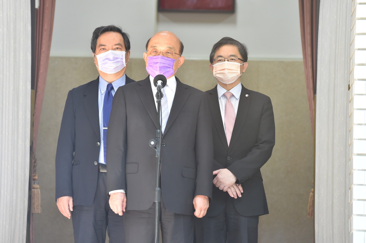 網傳台灣因7月要打國產疫苗不需太多外援？蘇揆：很惡毒的謠言