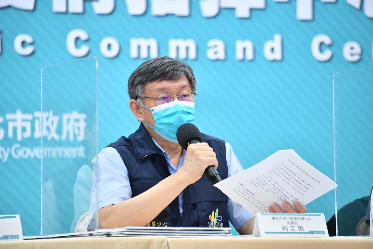 稱與好心肝董座許金川「沒什麼深交」 柯：有去站台 但藍綠去的比我還多