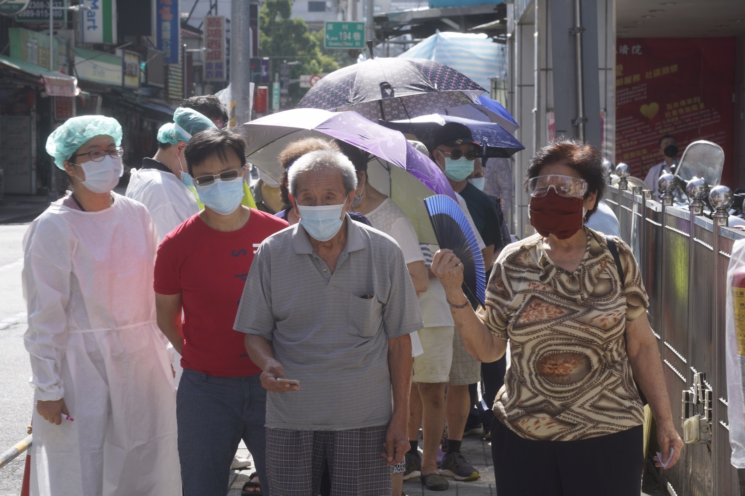 直播現場》長者首日開打疫苗狀況頻傳！日本擬再送台灣百萬劑AZ？ 陳時中下午2：00親自說明