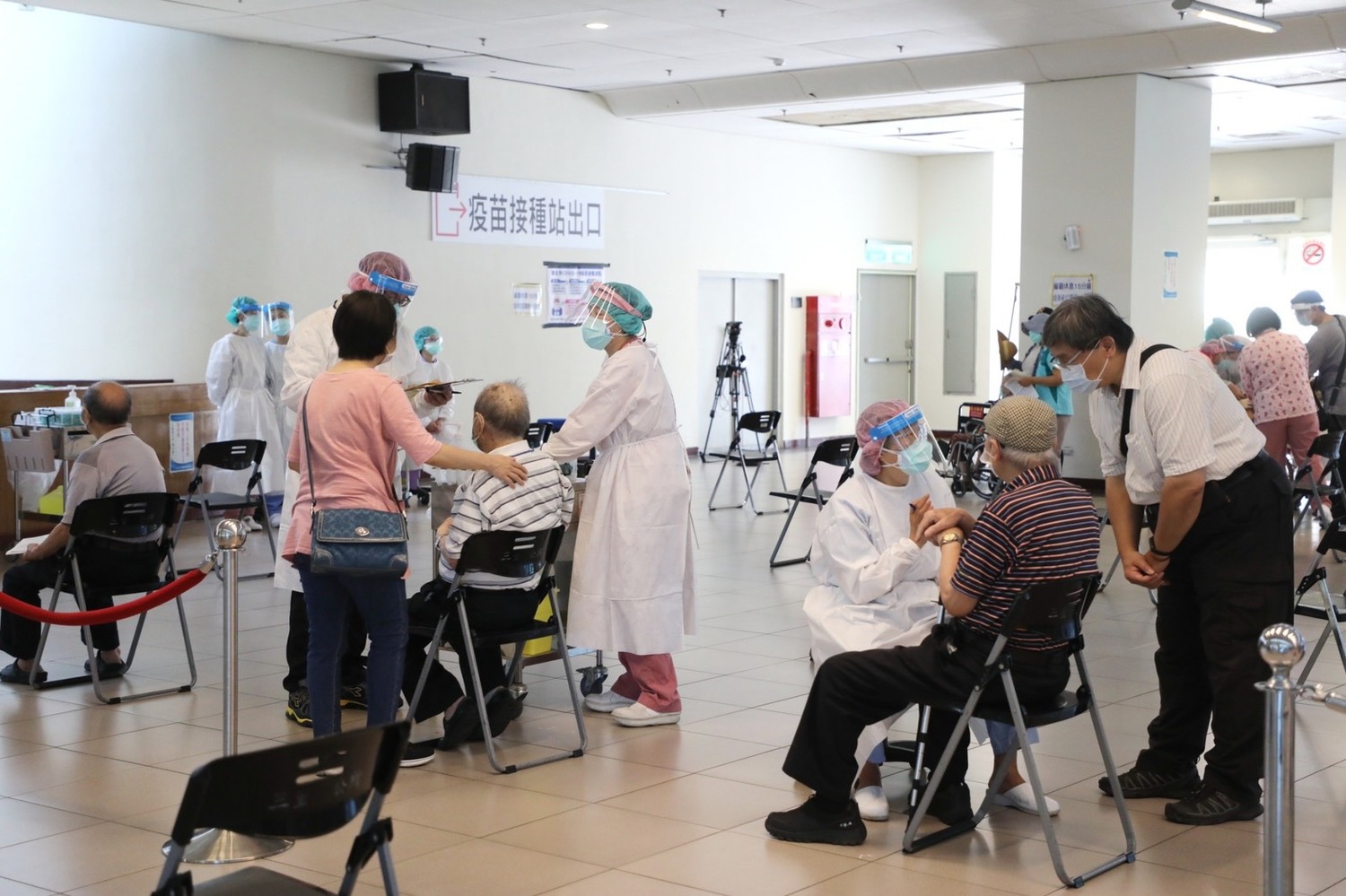 新北85歲長者分區分里分時段安心施打 貼心流暢減少移動風險