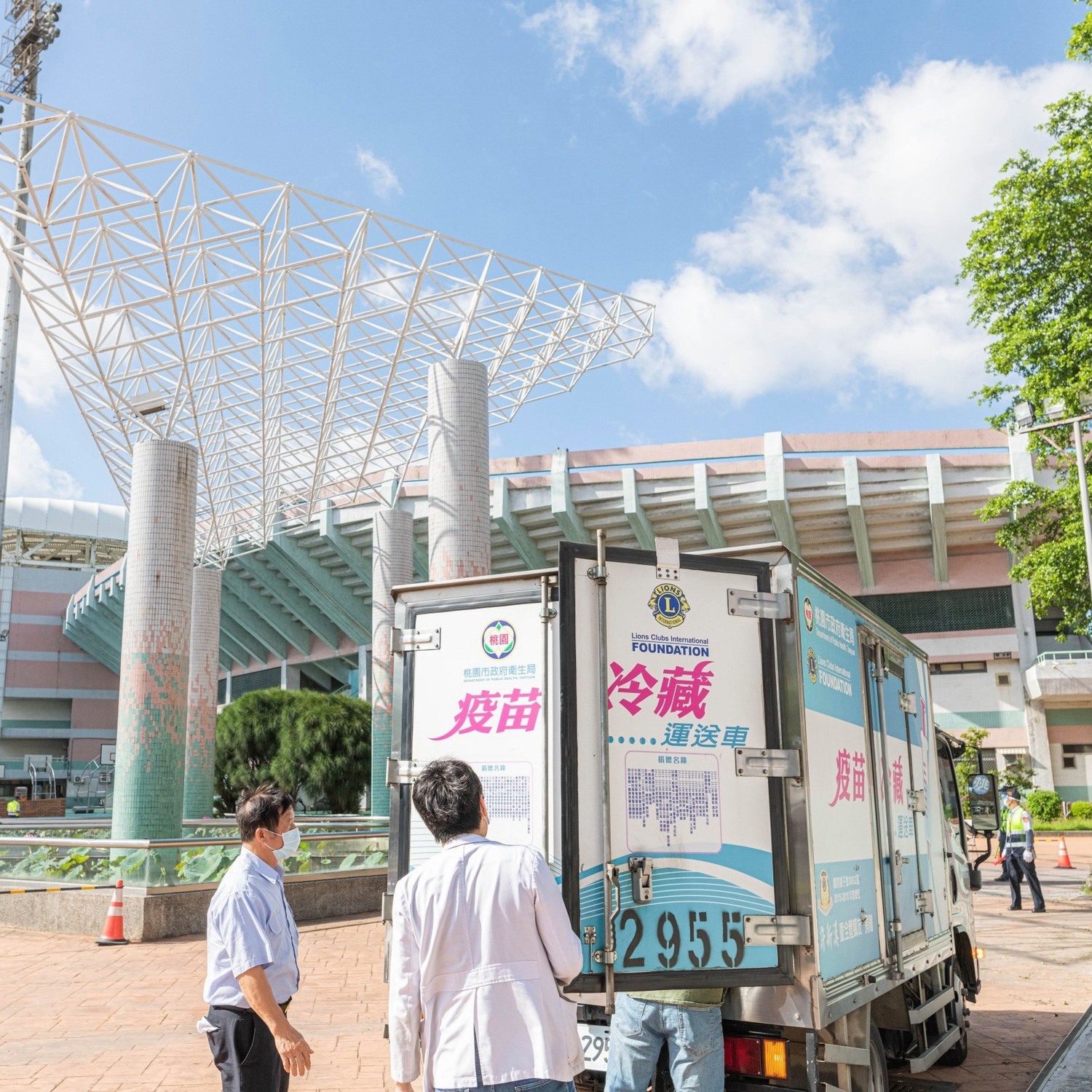 桃園3年前首創全國購置疫苗冷藏車 鄭文燦：3年後的今天派上用場了