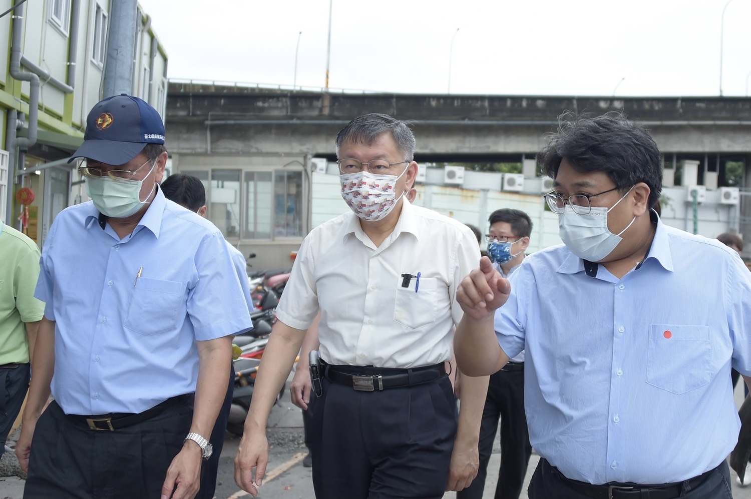 專論》在防疫公路上逆向行駛的柯文哲