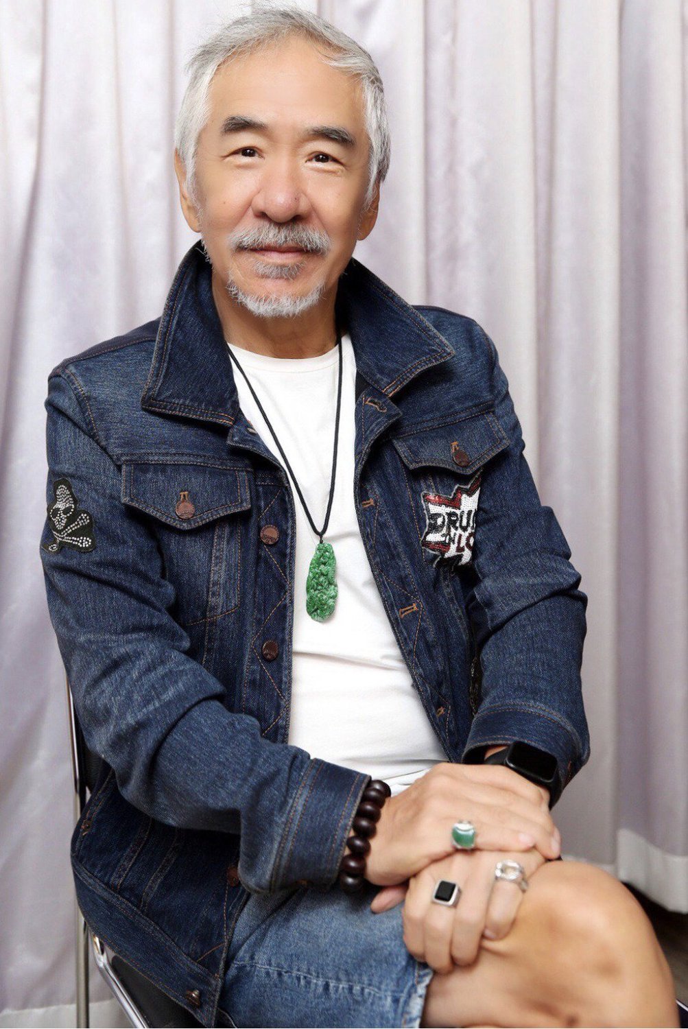 76歲「痛苦歌王」孫情拒打AZ！看新聞害怕：待在家乖乖防疫就好