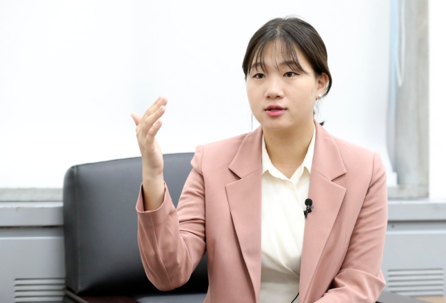 青瓦台青年秘書提名 文在寅破格任命正妹女大生惹爭議