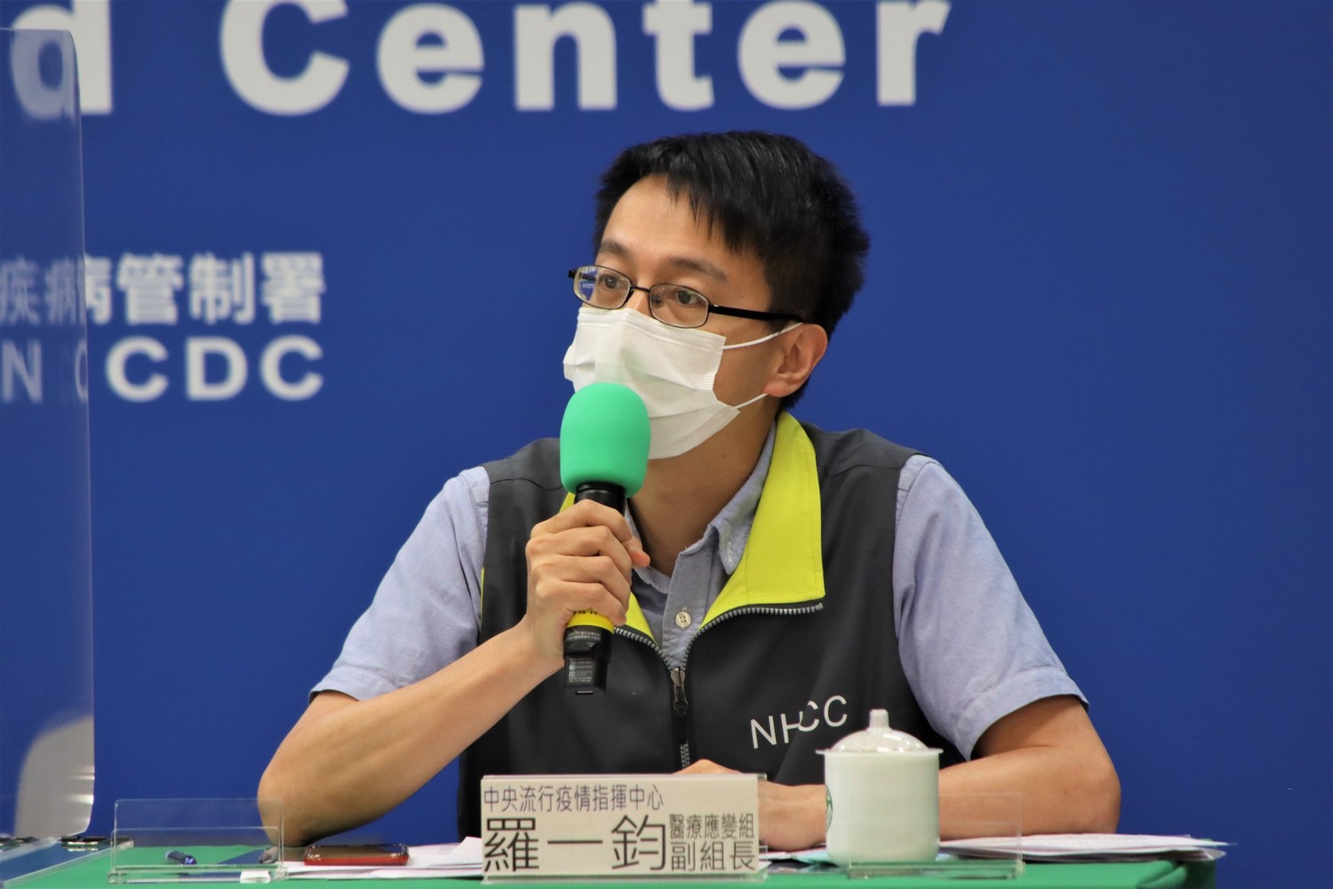 今增1例死亡個案重症曾好轉 指揮中心：轉普通病房後仍惡化病逝