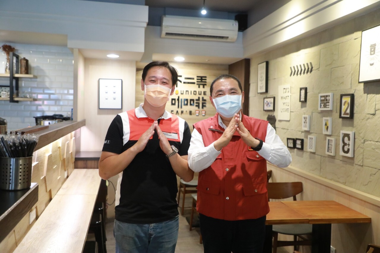 新莊A餐計畫團結送愛助弱勢 侯友宜盼支持餐飲業者共度疫情難關