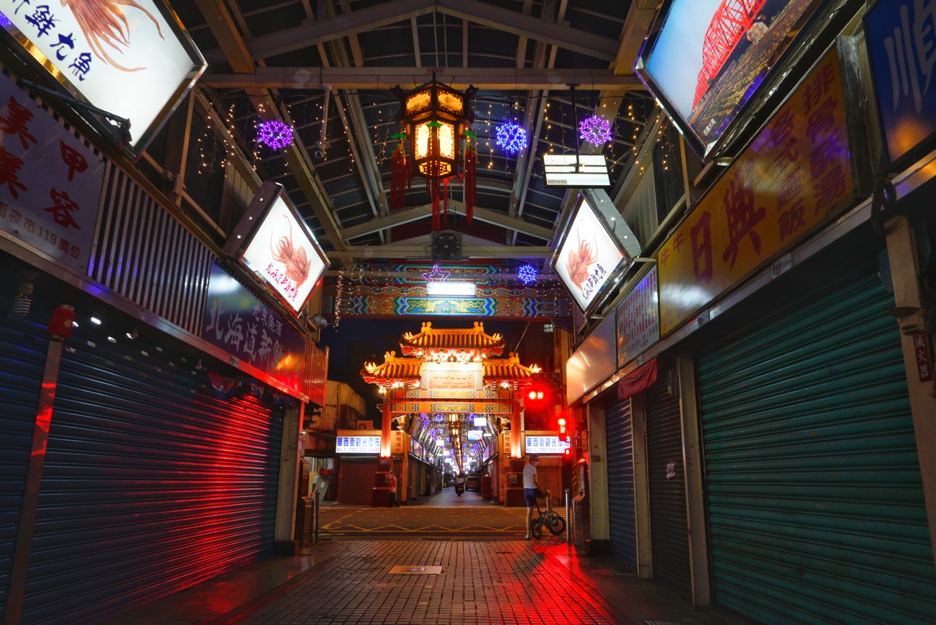 現場直擊》不甩時中 北市寧夏夜市微解封 排隊名店現人龍