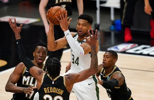 NBA／字母哥意外受傷  老鷹扳倒公鹿