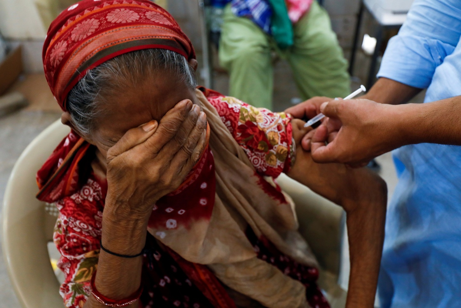 中國疫苗不便利！巴基斯坦移工秀「狼性」 破壞接種站搶國際認證疫苗