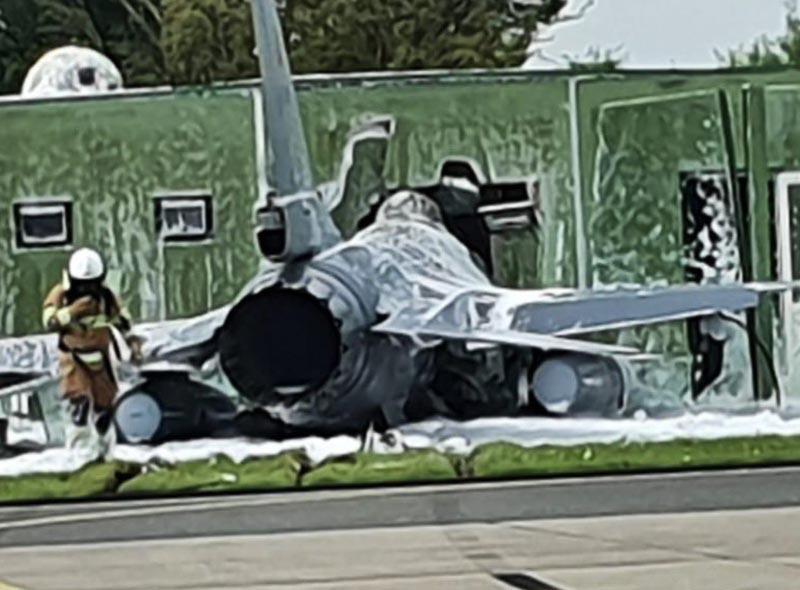 比利時F-16在荷蘭撞進平房 2飛行員彈射逃生受傷