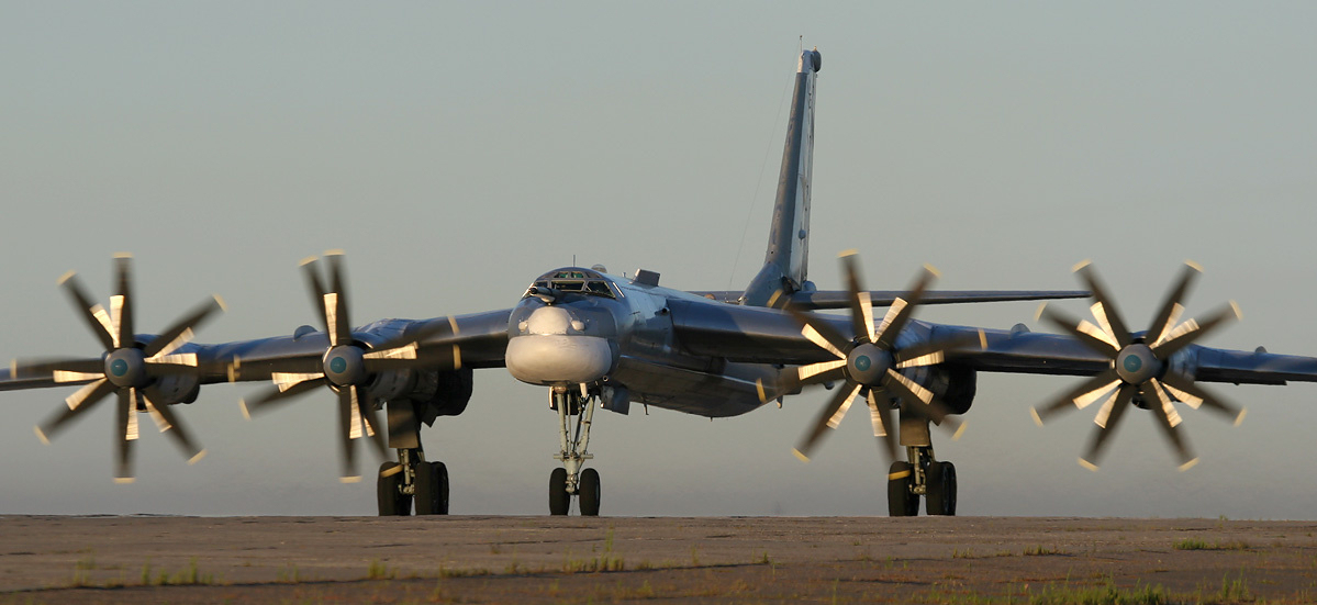 俄4基地遠程航空兵同時緊急掛彈起飛 驗證「多場域作戰」