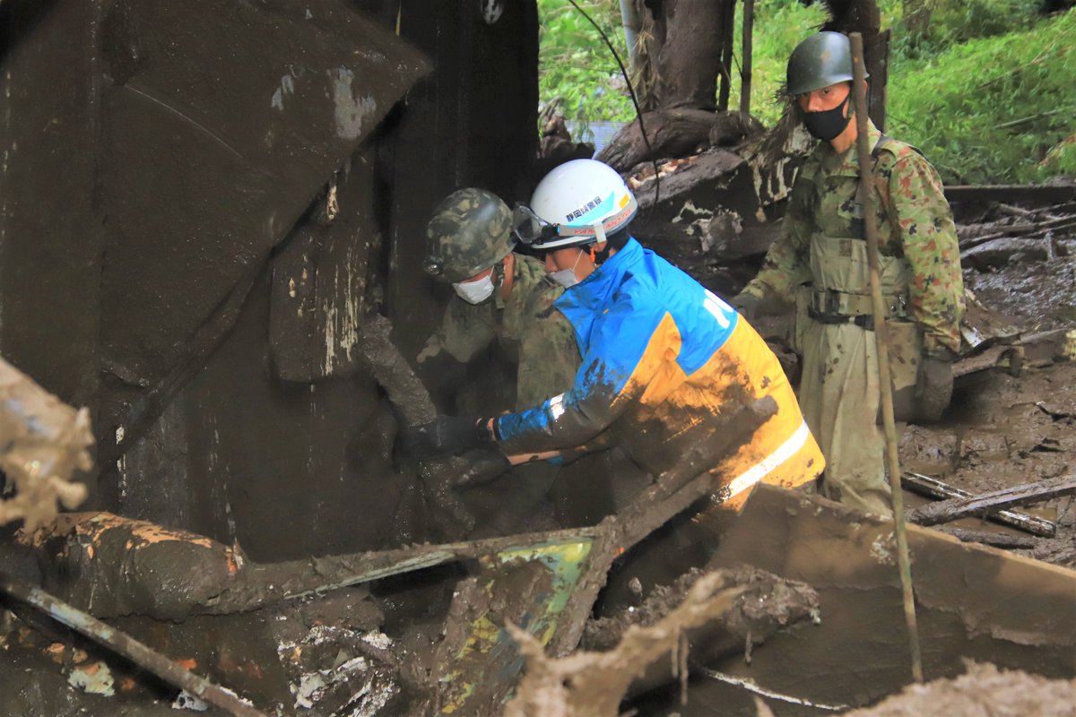 靜岡土石流仍有27人下落不明 地基鬆軟導致搜救任務數度中斷