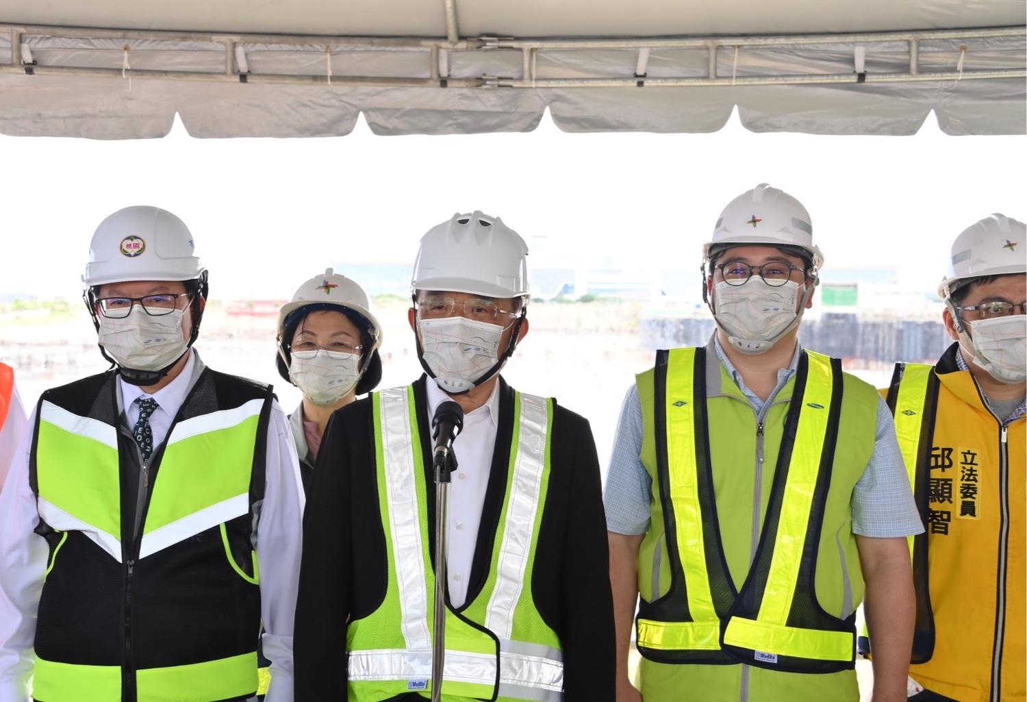 「逆時中」禁餐廳內用？蘇貞昌：颱風假也是授權地方斟酌