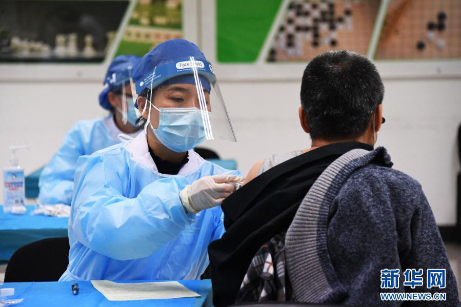 中國抓誰還沒打疫苗限制進入公共場所 陸網友批 : 這是人做的事?