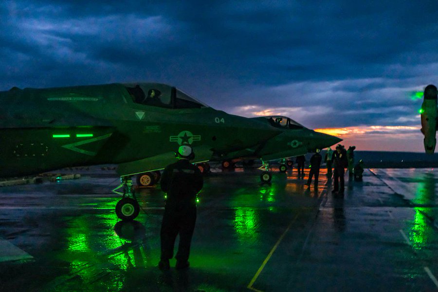 美軍東海秀肌肉！「F-35B閃電Ⅱ」操演空對地攻擊、短距離起飛