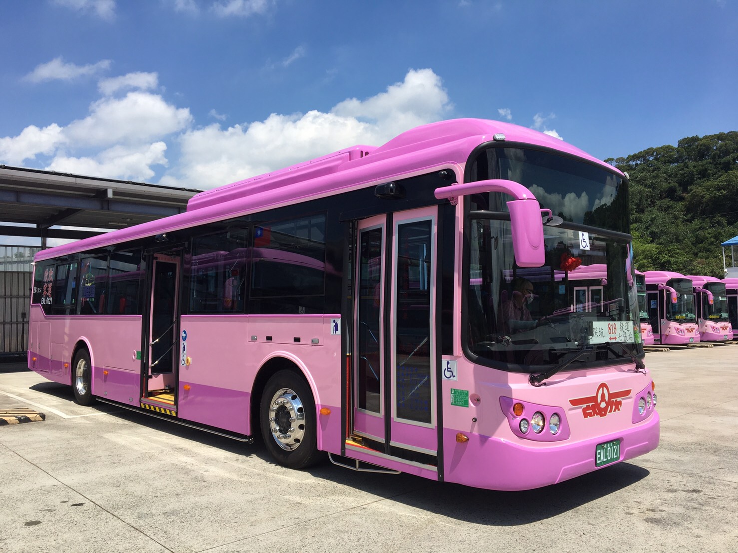 新北綠能運輸再添生力軍！ 819全線汰換電動公車今上路