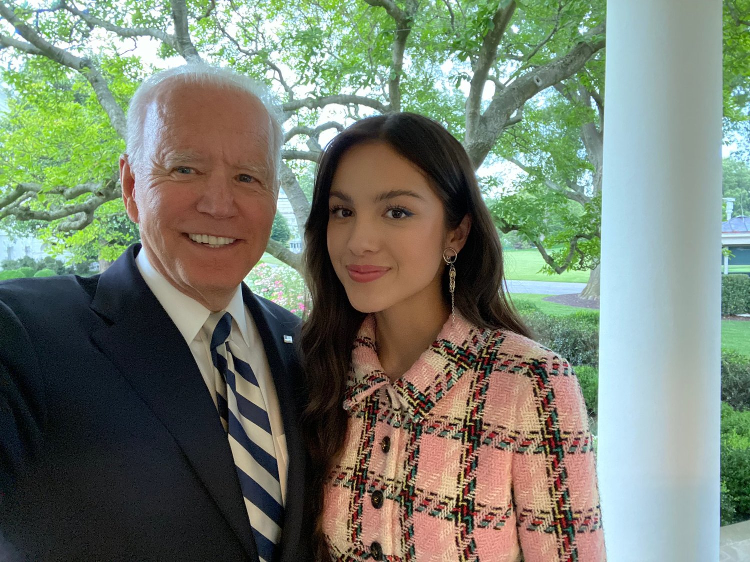 美國年輕人疫苗施打率仍低！拜登找18歲正妹歌手站台
