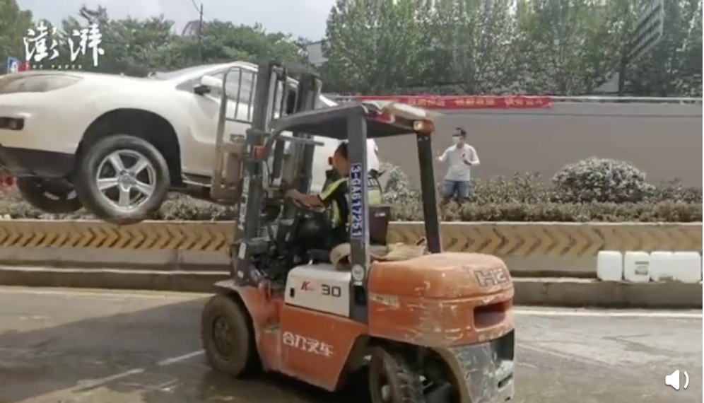 200輛車堵塞隧道入口 鄭州京廣路隧道迄今發現4名罹難者 | 中國 - Vimarsana News