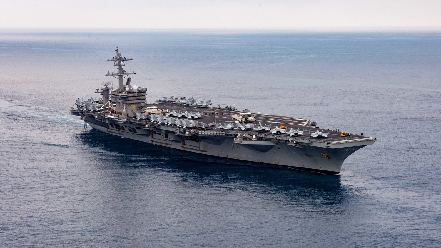 美國卡爾文森號航空母艦（CVN 70）於 2021 年 7 月 11 日穿過太平洋。文森號目前正在美國第三艦隊進行例行海上行動   圖：翻攝 Commander, U.S. Pacific Fleet