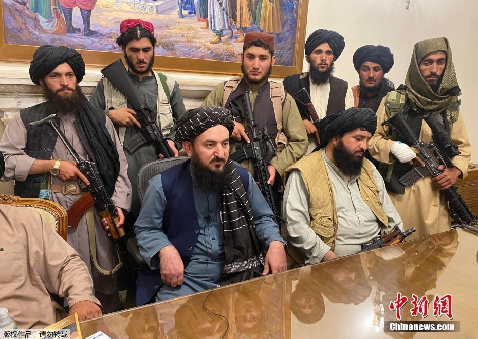 塔利班組織攻進位於阿富汗首都喀布爾的總統府。   圖 : 翻攝自中新網