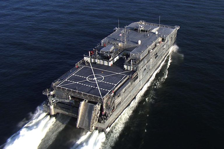 救援中美洲國家海地，美軍擬派遣「先鋒級」遠征快速艦「伯靈頓號(T-EPF-10)」支援，做為空中監視的無人機起降平台。   圖：翻攝US Navy官網