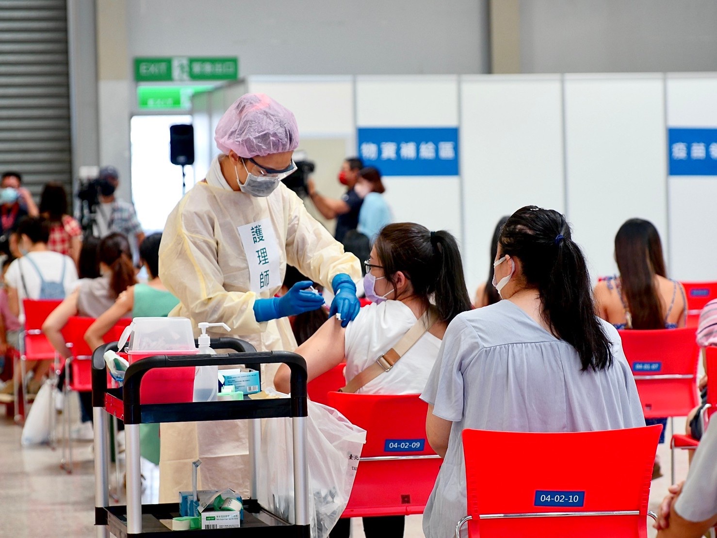 9月開學在即，中小學教職員今天陸續施打疫苗。   圖：台北市政府 / 提供