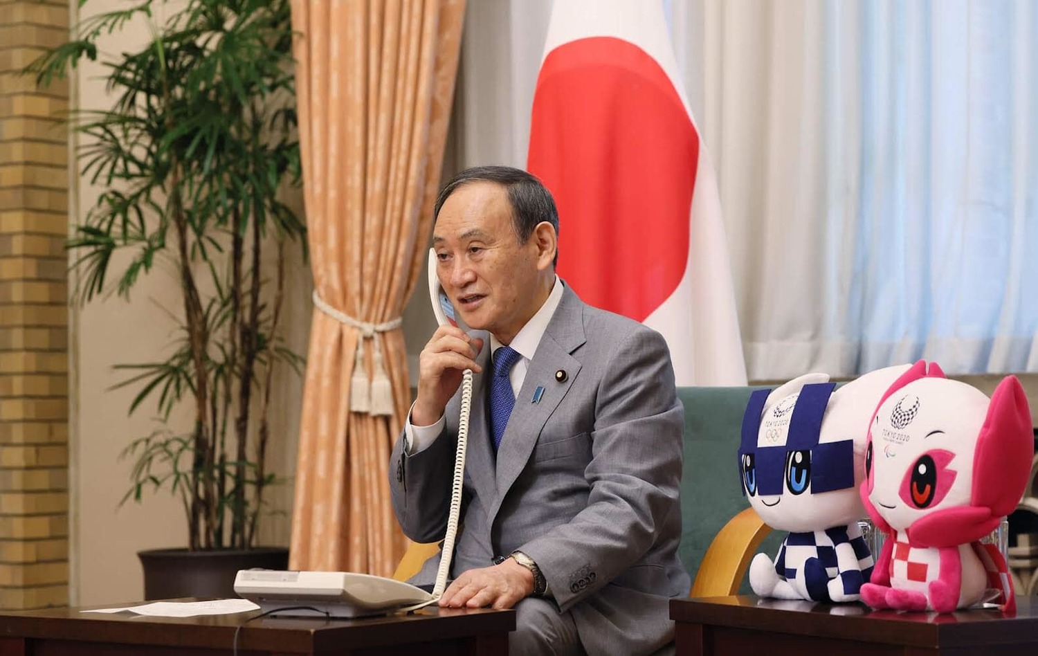 日本現任首相菅義偉突然宣布不參加自民黨總裁改選，讓各派系一時措手不及。   圖：翻攝自日本首相官邸臉書