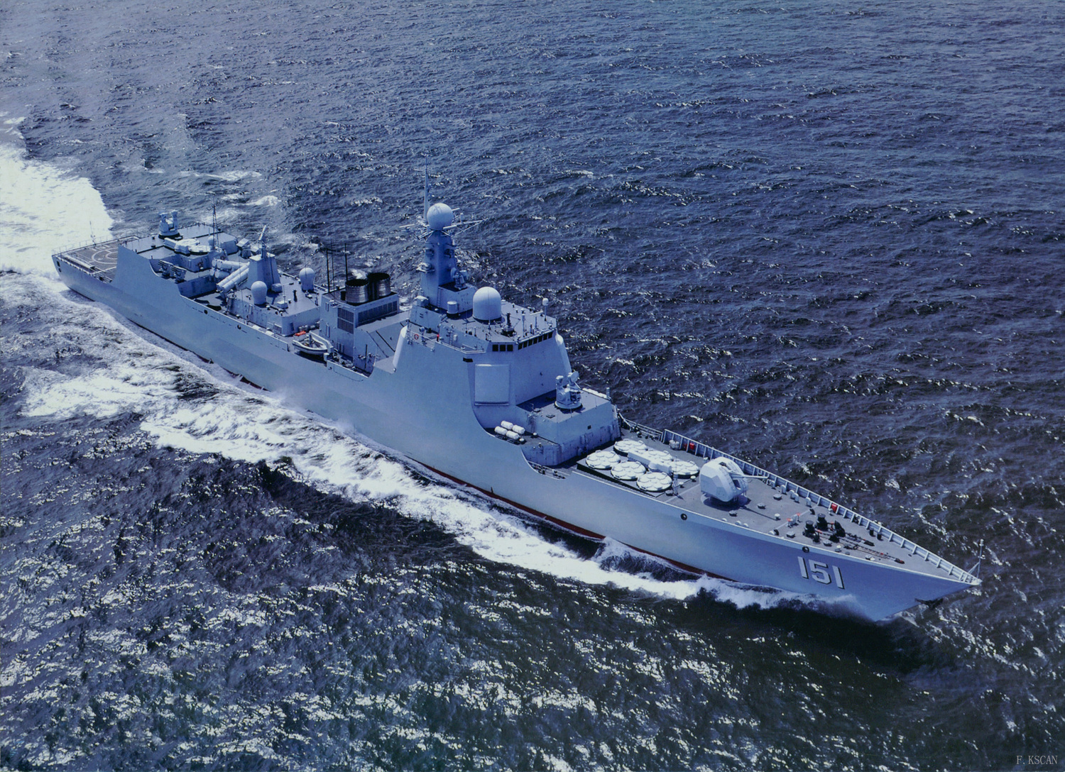 中國海事局發布航行警告，為承辦「海洋之杯」水面艦艇競賽。（圖為解放軍「052C」飛彈驅逐艦「鄭州號(151)」）   圖：翻攝陸網（資料照）
