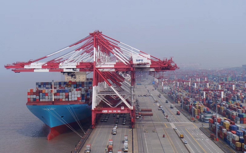 中國赴美貨櫃運價暴漲10倍  船運公司：要櫃子「基本靠搶」 | 中國 |
