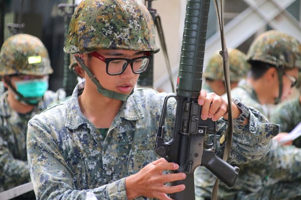 軍事訓練役變革,新制役男將有11週「可能」抽籤「下部隊」、「到外島」。 圖:翻攝中華民國陸軍官網 軍事訓練役變革,新制役男將有11週「可能」抽籤「下部隊」、「到外島」。 圖:翻攝中華民國陸軍官網